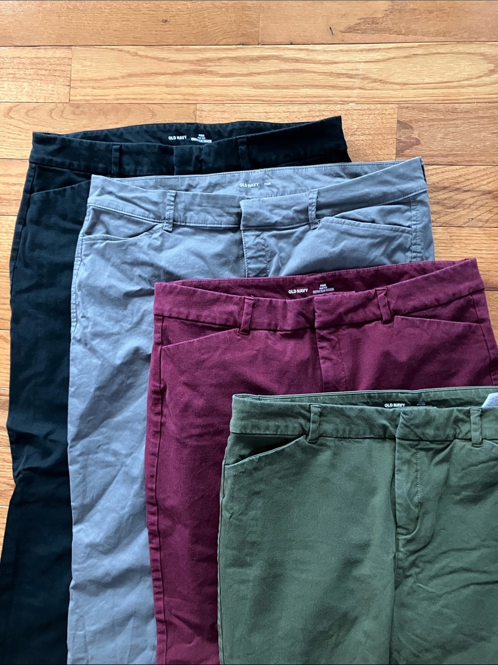 Old Navy - Bundle of 4 Women’s High Rise Pixie Pants - 14 - Picture 2 of 11